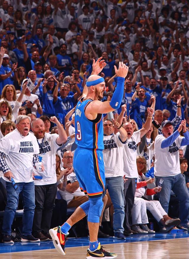 包含热火B队险胜立陶宛男篮，卡鲁索惊艳世界的词条