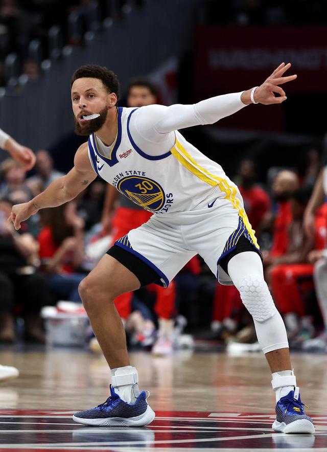 奇才鏖战热火B队,库里完成帽子戏法的简单介绍 奇才鏖战热火B队,库里完成帽子戏法的简单介绍