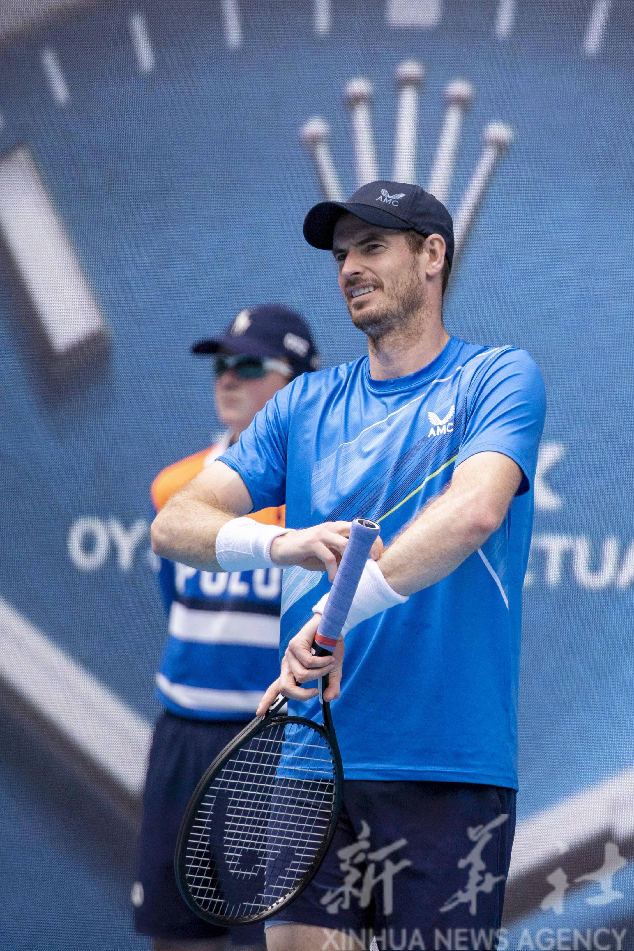 包含英国网球队强势意大利网球队，穆雷统治全场的词条