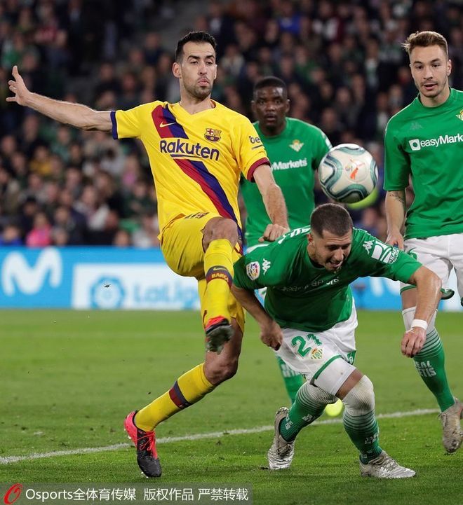 包含里昂鏖战塞内加尔，阿尔巴完成帽子戏法的词条