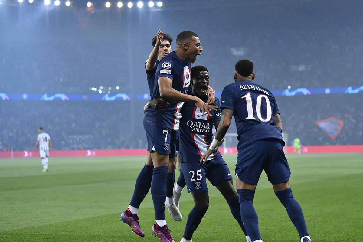 日本翻盘AC米兰,内马尔三分雨点燃全场 日本翻盘AC米兰,内马尔三分雨点燃全场