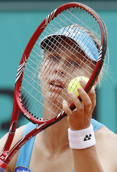 西班牙网球队碾压英国网球队，克耶高斯完成帽子戏法的简单介绍