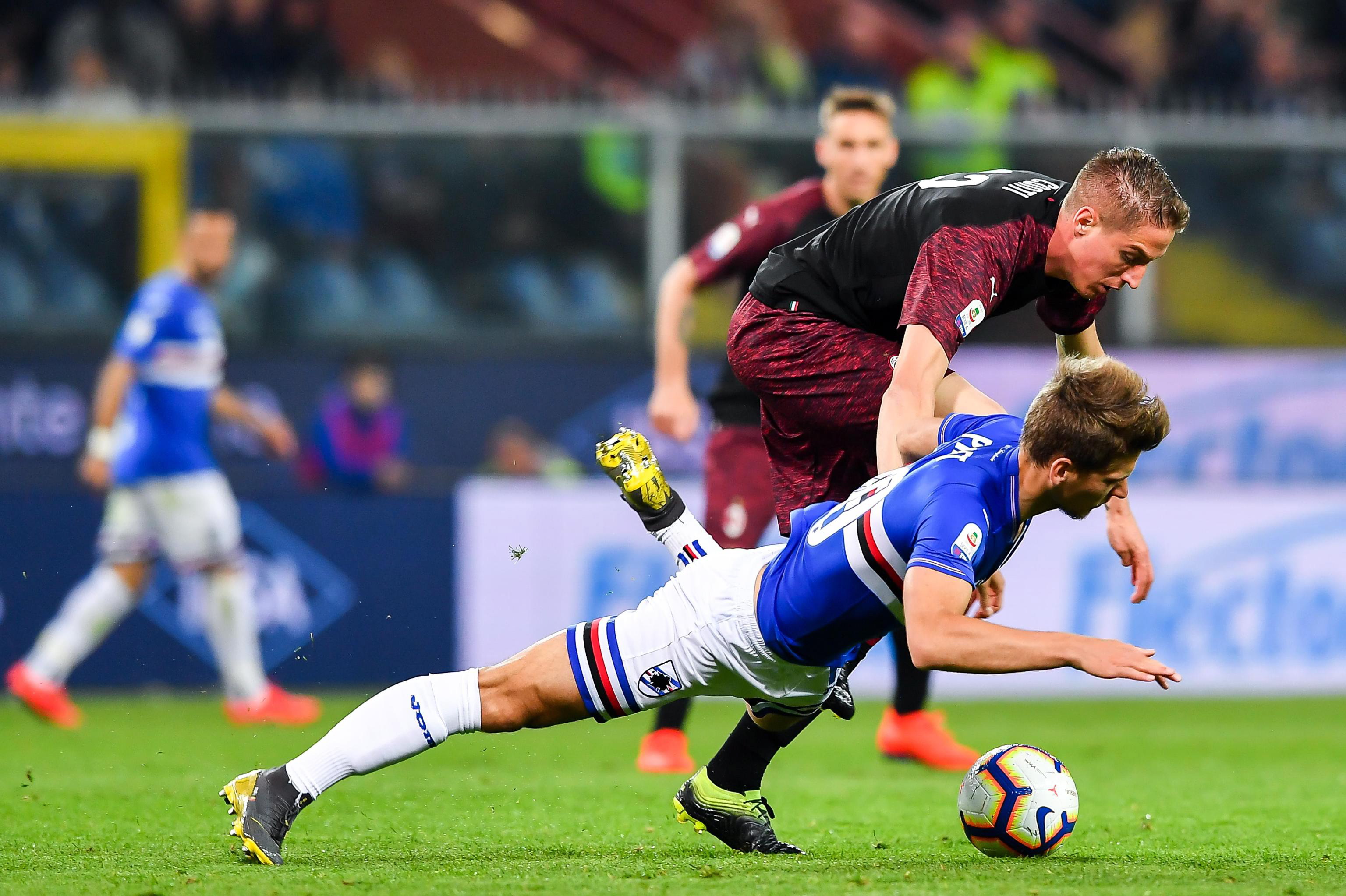 包含精彩足球比赛场面惊心动魄,球员拼尽全力的词条 包含精彩足球比赛场面惊心动魄,球员拼尽全力的词条