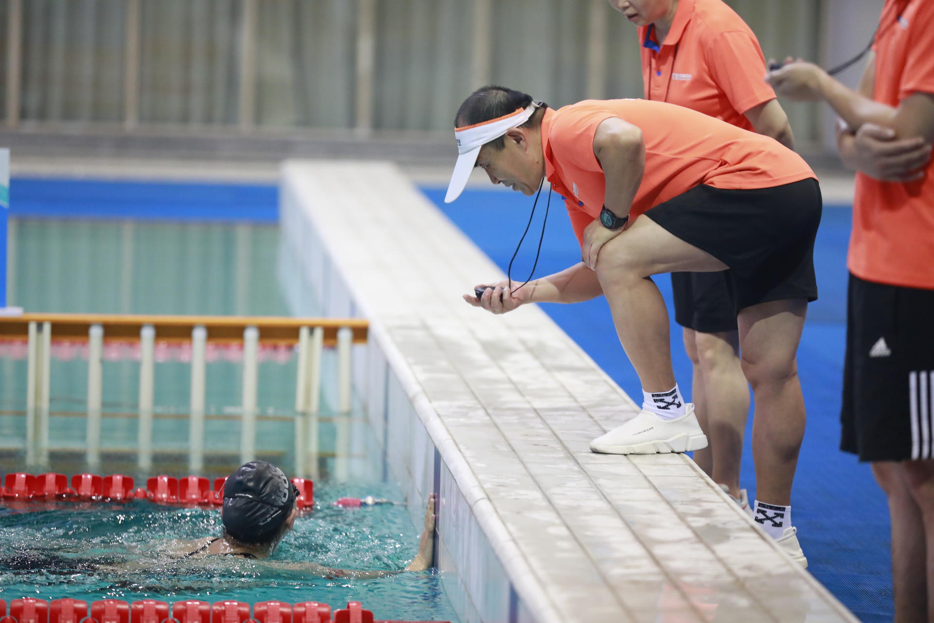 意大利游泳选手冲线夺冠，创造佳绩的简单介绍