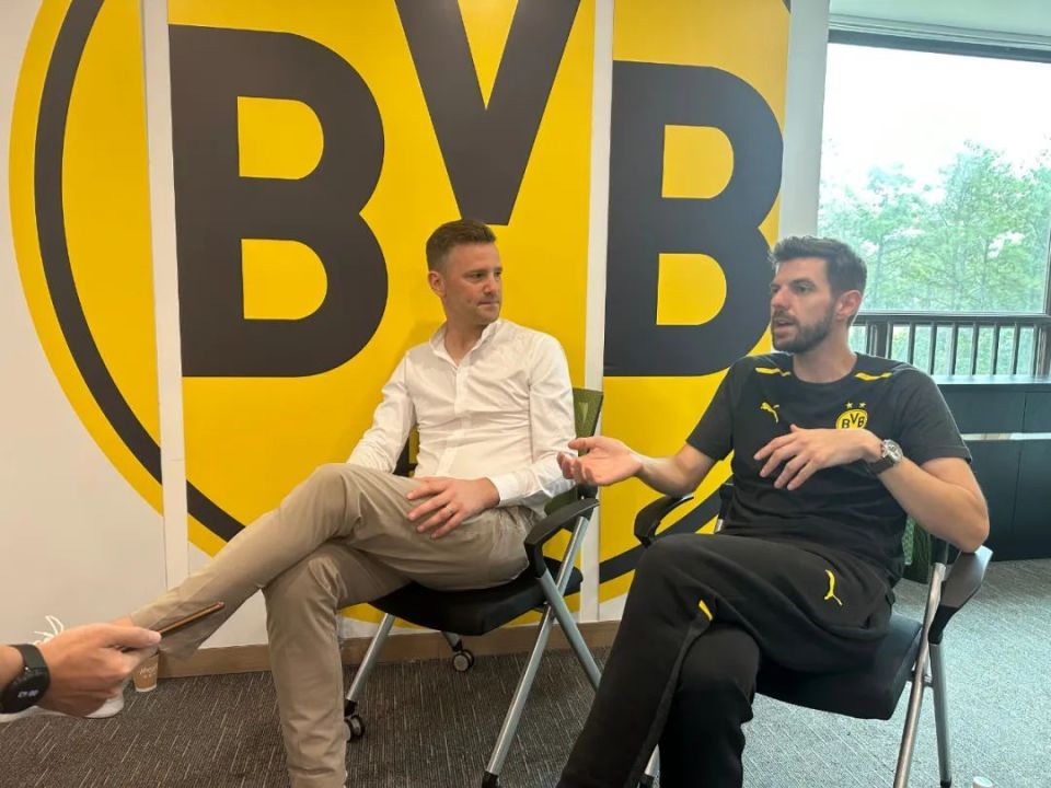 多特蒙德队员在接受采访时透露了比赛计划的简单介绍