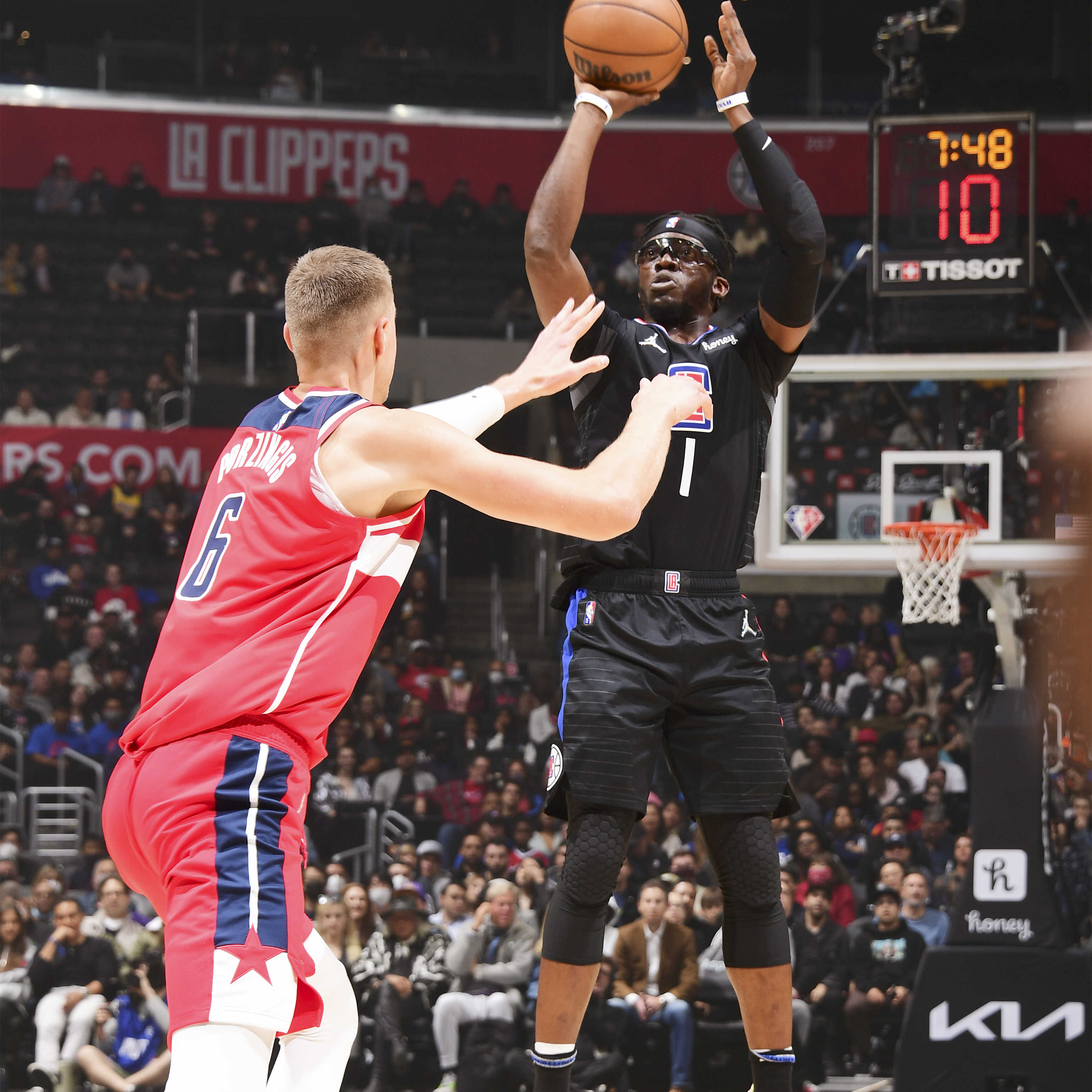 鹈鹕逆转尼克斯，巴图姆关键制胜的简单介绍