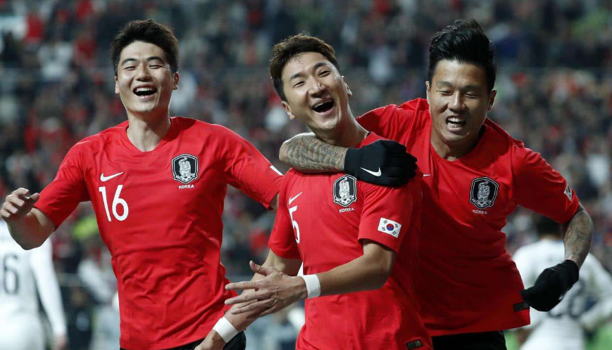 日本队力克韩国队，黄鸭组合关键制胜的简单介绍